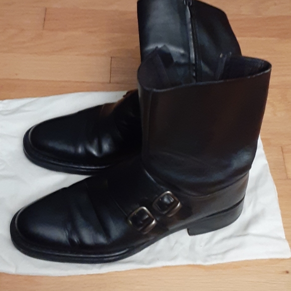 Boot - Picture 3 of 8